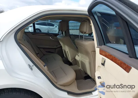 2013 Mercedes-Benz E 350 4Matic z USA, uszkodzony, nr VIN WDDHF8JB3DA672088